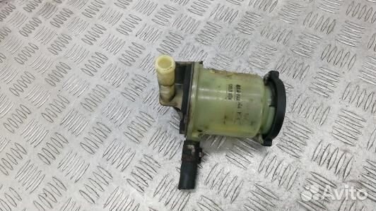 Бачок гу toyota RAV 4 ZCA2 (7SV20NO01)