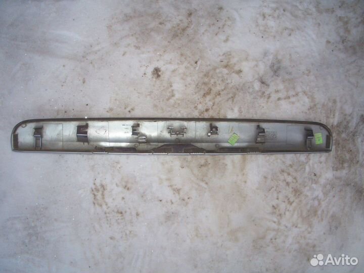 Накладка двери багажника Ниссан Кашкай с06