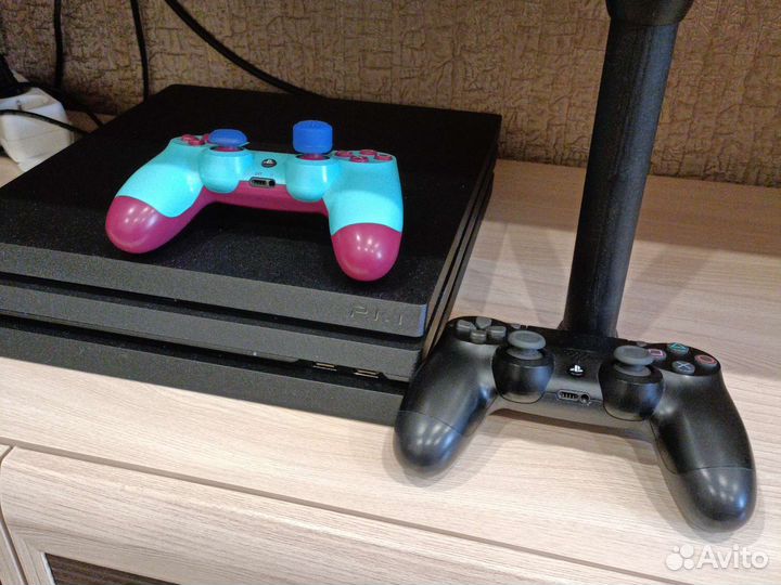 Sony playstation 4 PS4 pro 1tb