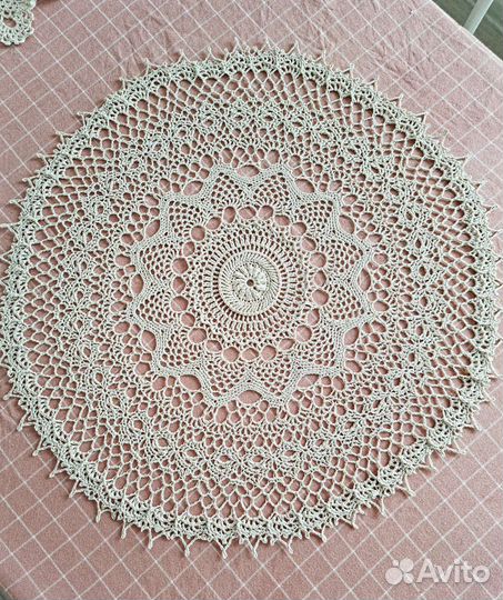 Большая кружевная салфетка
