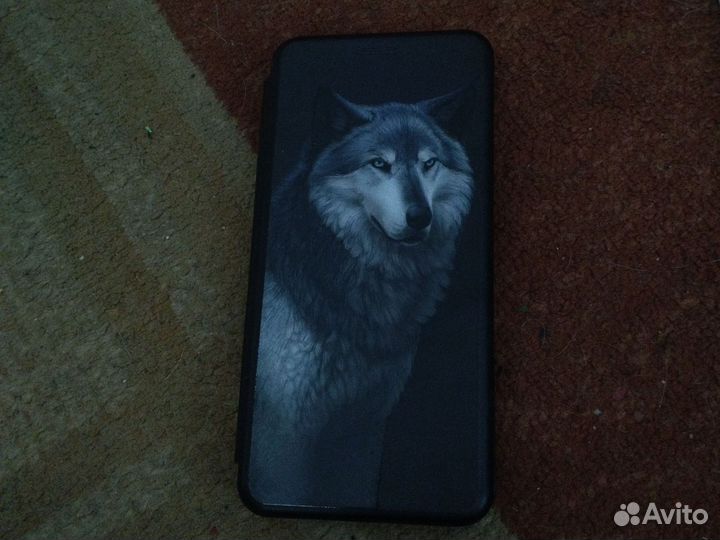 Чехлы на телефон