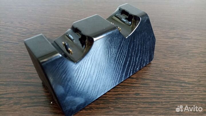 Зарядная станция для геймпада Barn&Hollis HS-PS500