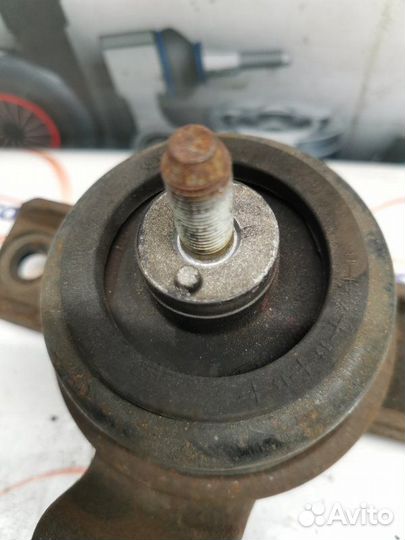 Опора двигателя правая Hyundai Santa-Fe 2 2.2