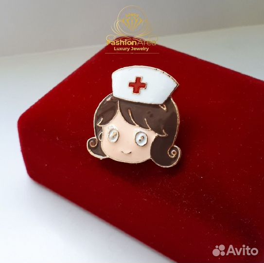 Медицинская брошь- значок Медик 2,7*2,6