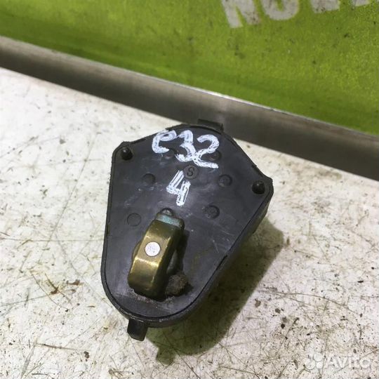 Моторчик заслонки отопителя бмв Е32