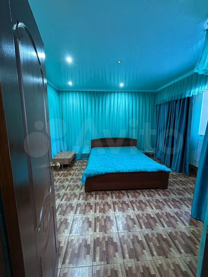 2-к. квартира, 60 м², 1/6 эт.
