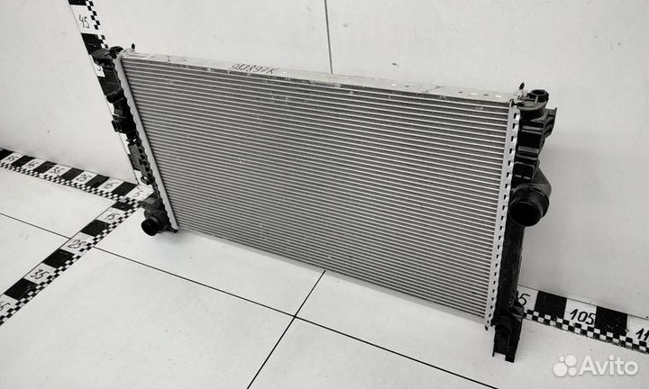 Радиатор охлаждения двигателя Volvo XC90 2