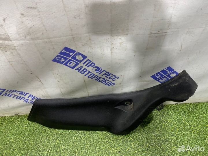 Обшивка стойки задняя левая Peugeot 206 хэтчбек