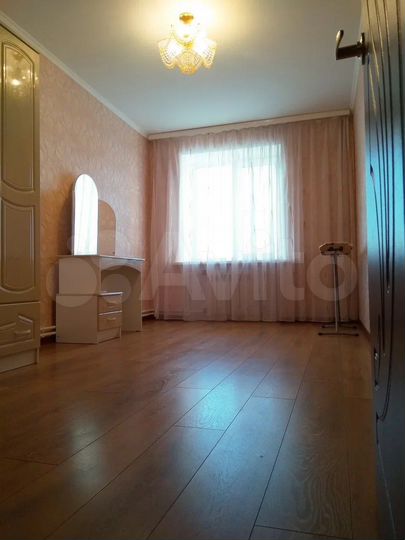 2-к. квартира, 56 м², 3/3 эт.