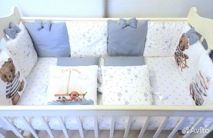 Детская кроватка комплектом