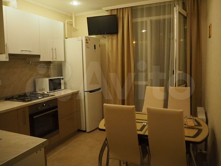 1-к. квартира, 42 м², 1/3 эт.