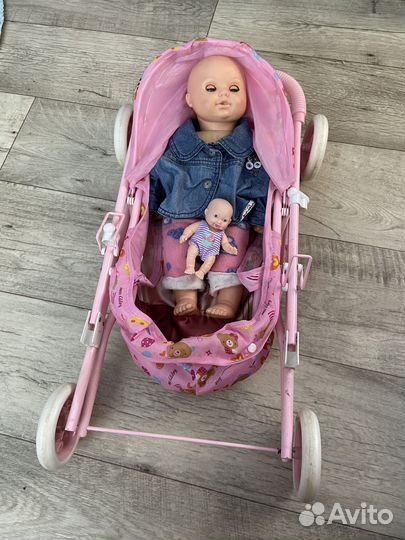 Коляска с куклами
