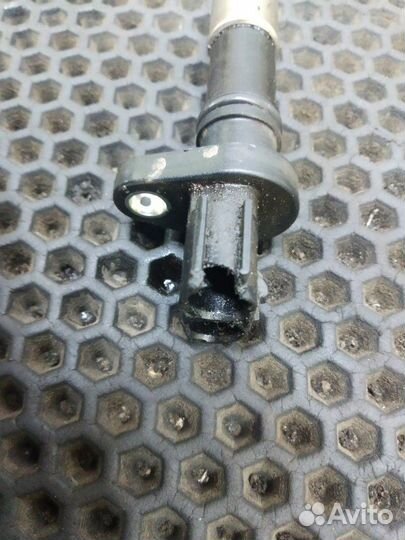 Датчик коленвала Toyota Corolla 150 1ZR 2011