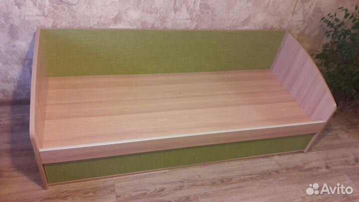 Детская кровать с матрасом