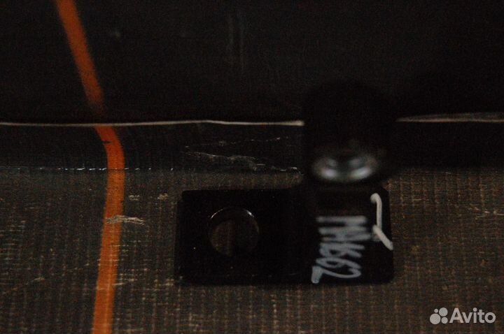 Петля двери задняя левая - Audi A4 B8