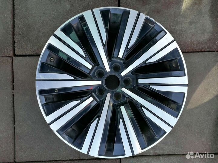 Диск R 19 Volkswagen Touareg. 1 штука