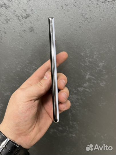 Samsung Galaxy S10, 8/128 ГБ