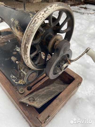 Швейная машина Singer