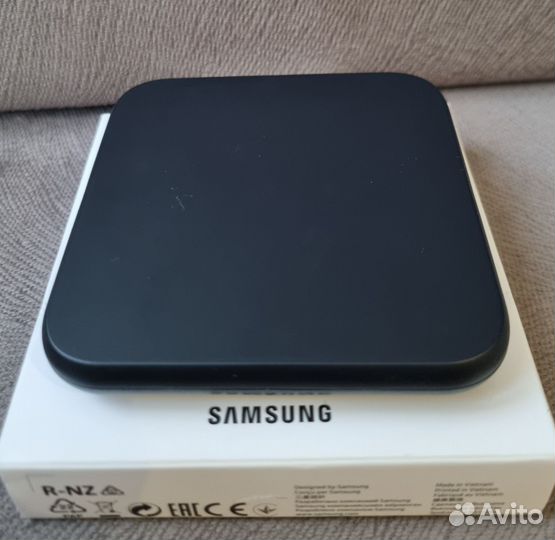 Беспроводное зарядное устройство Samsung EP-P1300