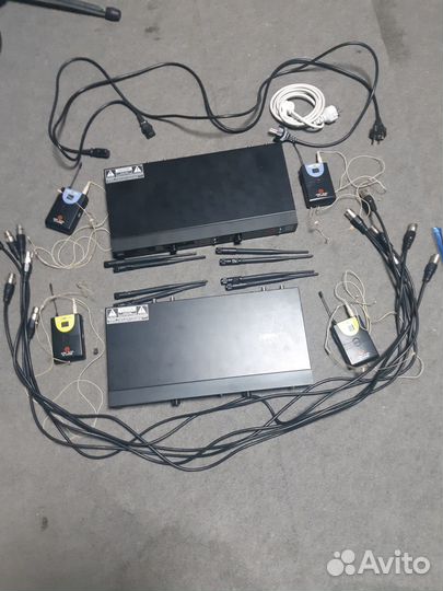 Вокальная радиосистема Arthur Forty U-9700B