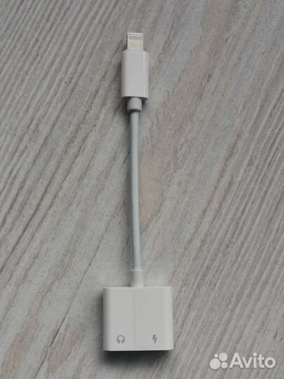 Переходник с lightning на 3.5 Jack Adapter