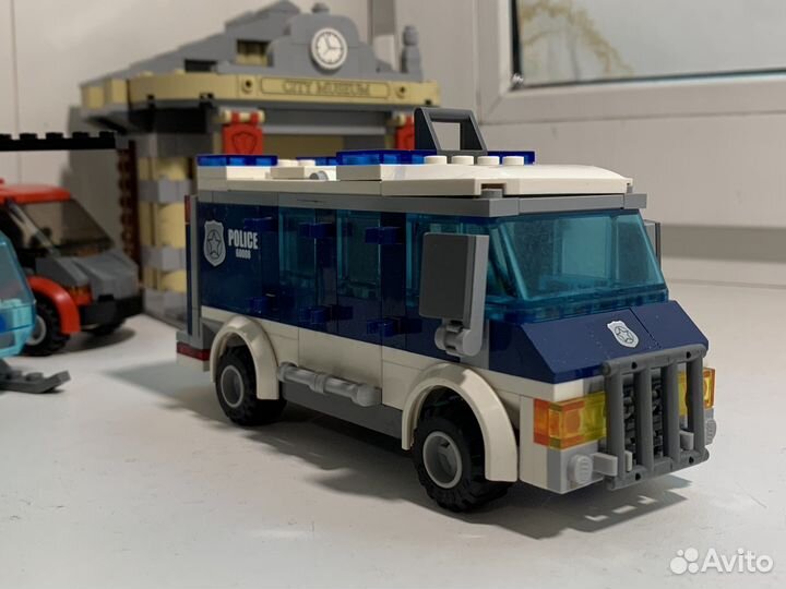 Lego City 60008 «Ограбление музея»