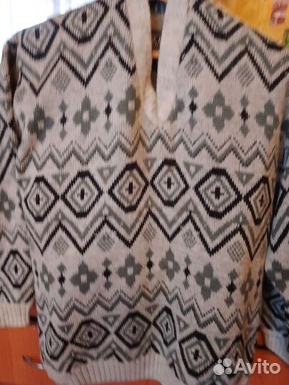 Свитер мужской серый с рисунком