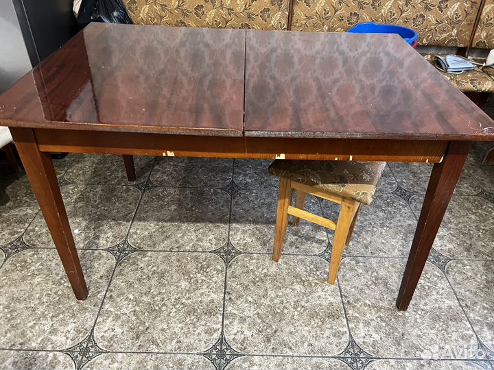 Кухонный стол