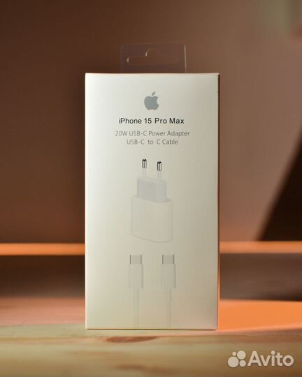 Быстрая зарядка iPhone 15 20W новая