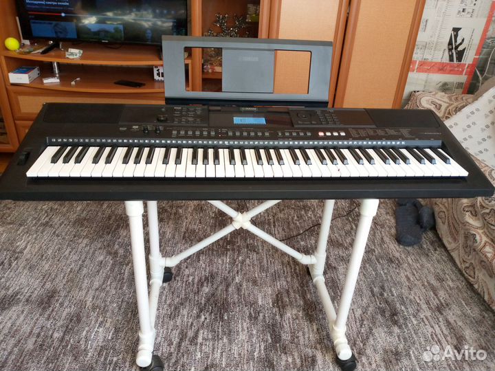 Синтезатор yamaha psr ew 410. Шесть октав, 76 клав