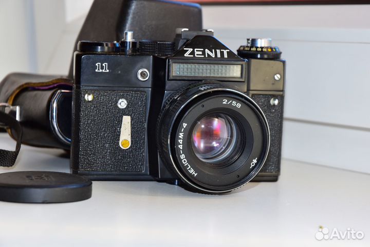 Зенит-11 пленочная зеркалка из СССР с Гелиос 44М-4