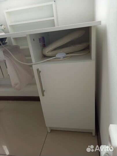 Стол для маникюра с вытяжкой