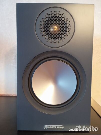 Акустика Monitor Audio Bronze 50 Walnut 6G