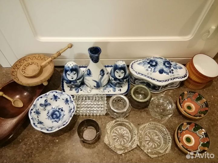 Солонки разные. Ложки фарфор