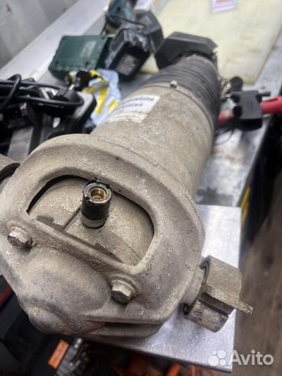 Пневмостойка туарег/touareg зад. лев. 7L6616019A