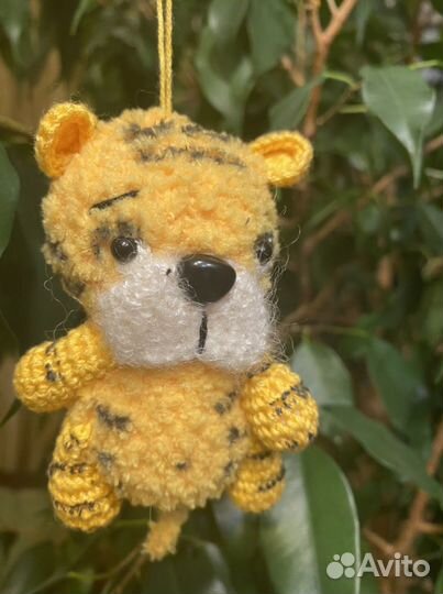 Вязаная игрушка тигрёнок Амигуруми