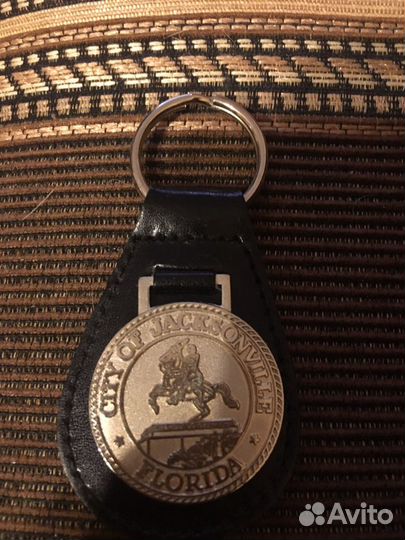 Брелок из США