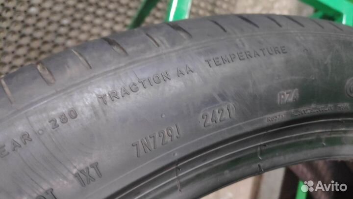 Pirelli P Zero PZ4 275/40 R22 107Y