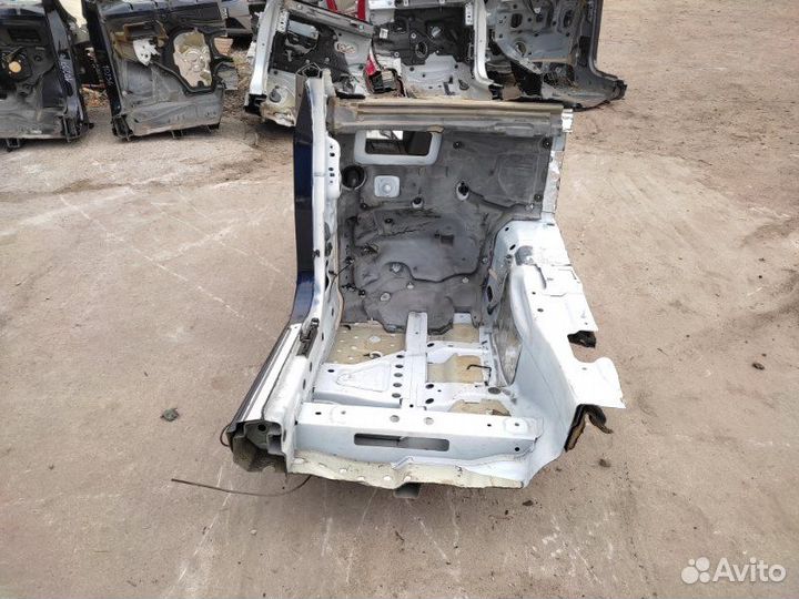 Четверть кузова передний левый Mercedes-Benz