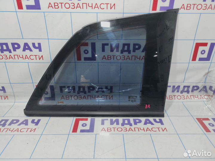 Стекло кузовное глухое правое Opel Zafira B 516147