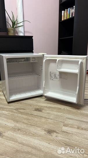 Продам мини-холодильник