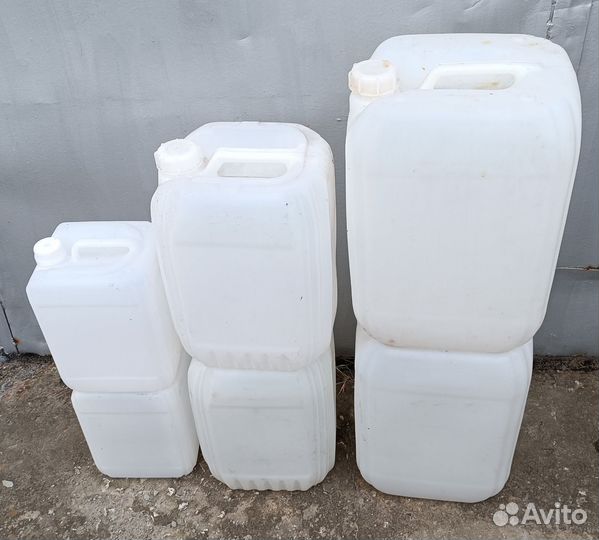 Канистры пластиковые 10,20,30л