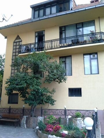 Коттедж 320 м² на участке 4 сот.