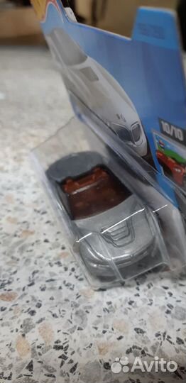 Модель Hot Wheels BMW i8 Roadster