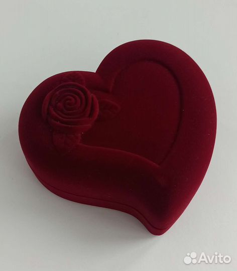 Бархатный футляр для украшений