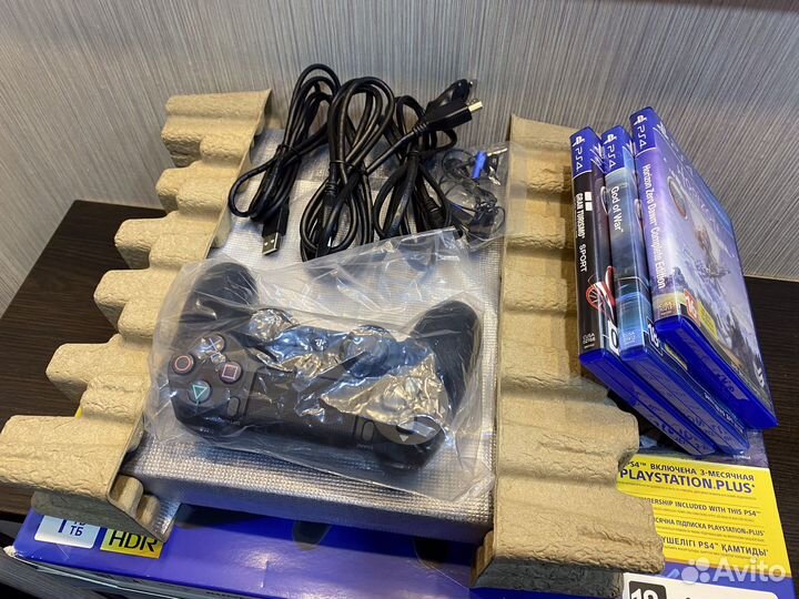 Sony PlayStation 4 Slim 1 Tb +3 Диска