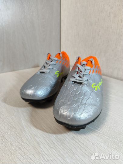 Футбольные бутсы