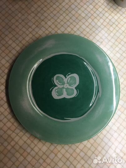 Посуда цветная керамическая и стеклянная