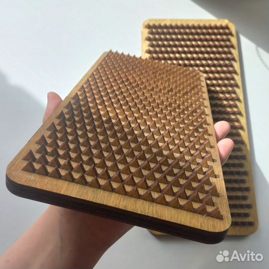 Доска садху с деревянными гвоздями