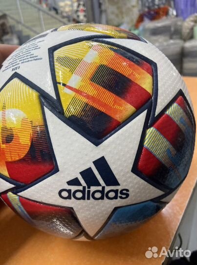Футбольный мяч adidas лига чемпионов